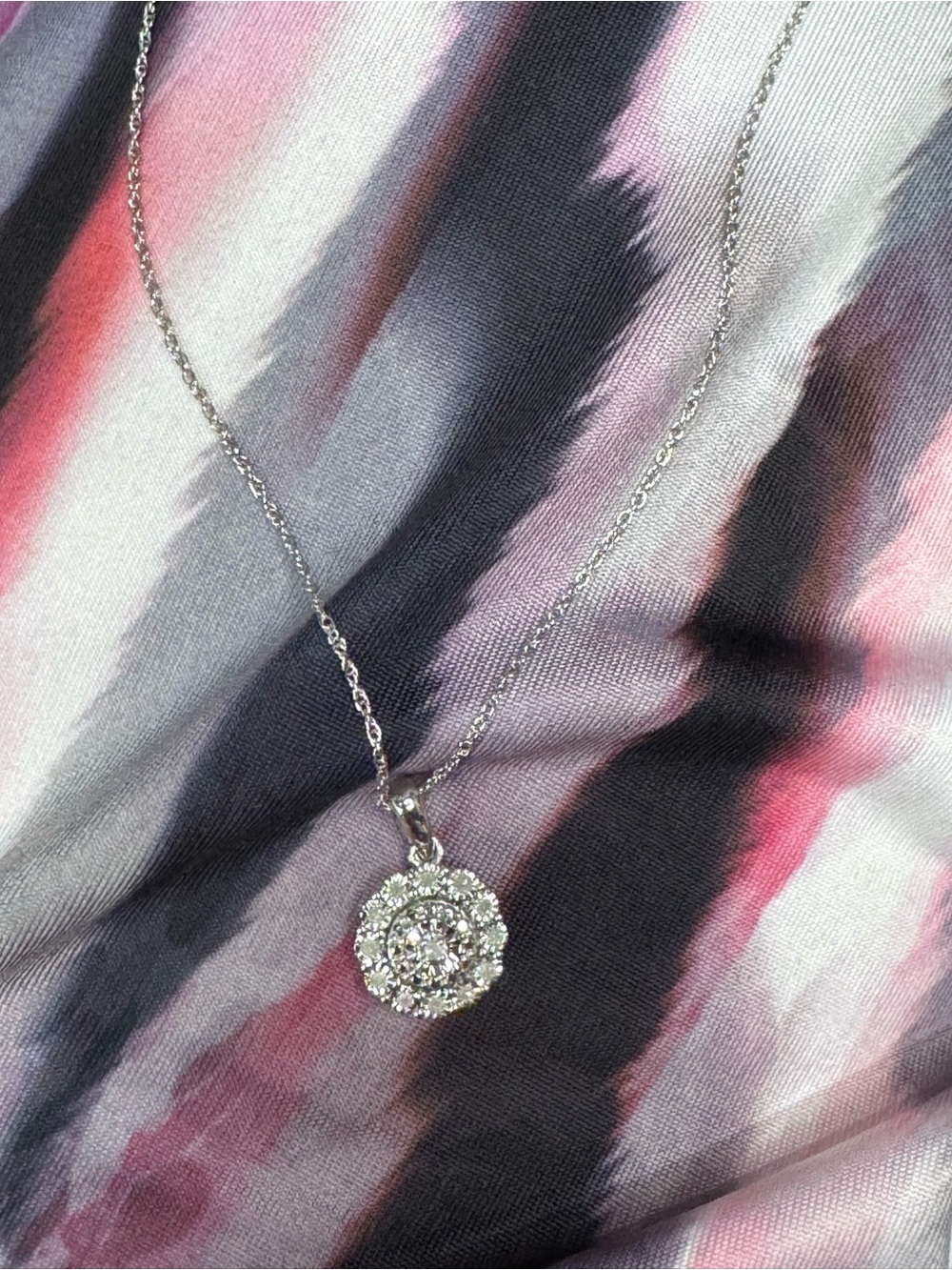 Beautiful Macy's Diamond Flower Burst Cluster Pendant Necklace in polished sterl
